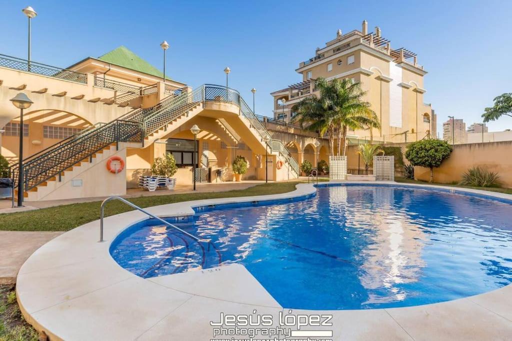 Apartamento Calma Beach Home 托雷莫利诺斯 外观 照片