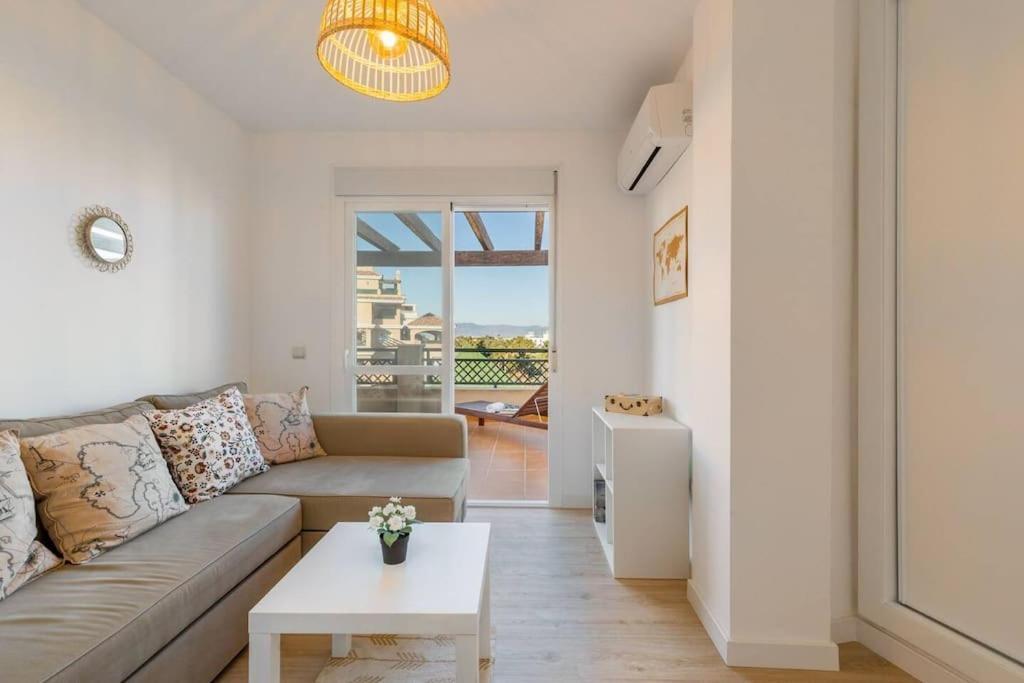 Apartamento Calma Beach Home 托雷莫利诺斯 外观 照片