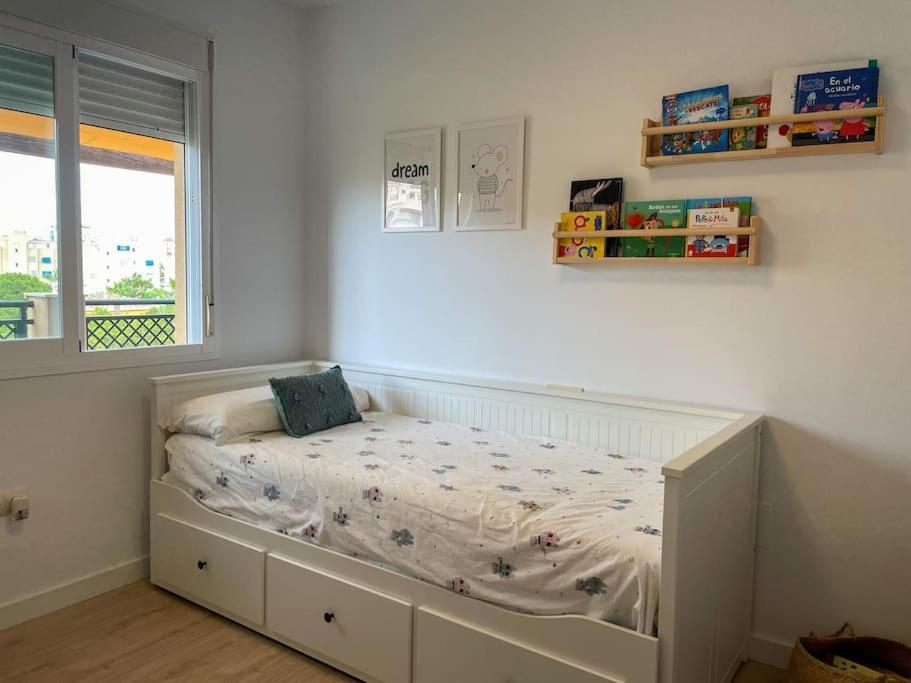 Apartamento Calma Beach Home 托雷莫利诺斯 外观 照片